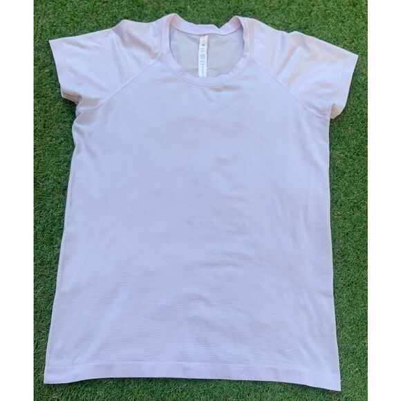 LULULEMON SWIFTLY TECH CREW lavender SHORT SLEEVE SEAMLESS T SHIRT TOP sz 12 - Picture 2 of 7